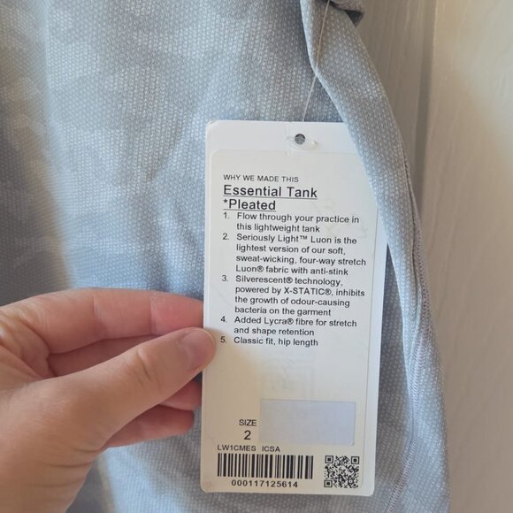 Lululemon NWT Essential Tank Size 2 Pleasted Grey $60 - Picture 3 of 6